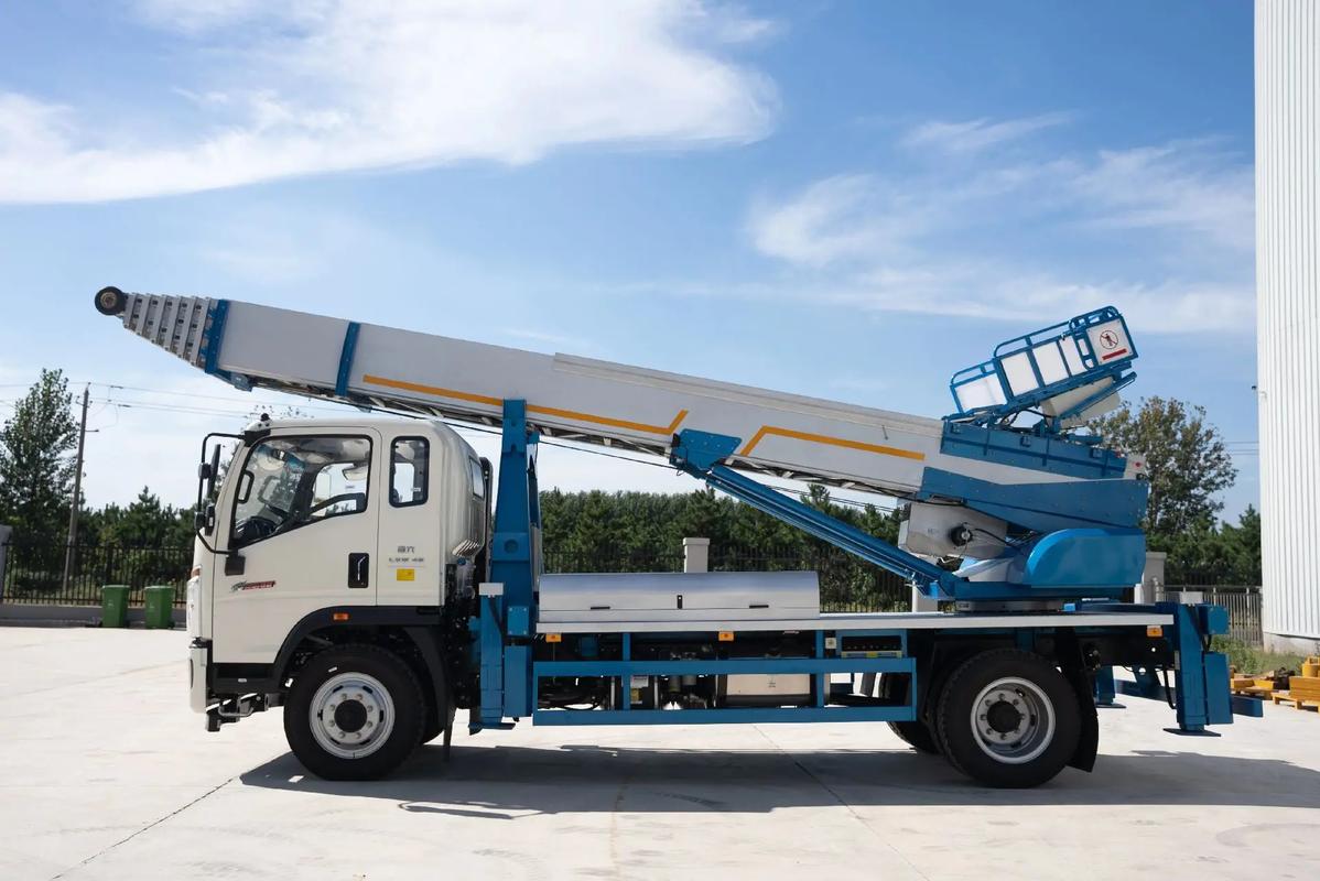 湖南云梯上料车租赁费用