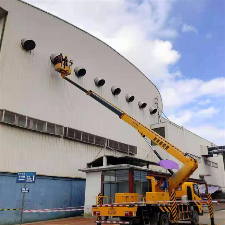 湖南高空作业车出租服务：专业广告牌安装解决方案